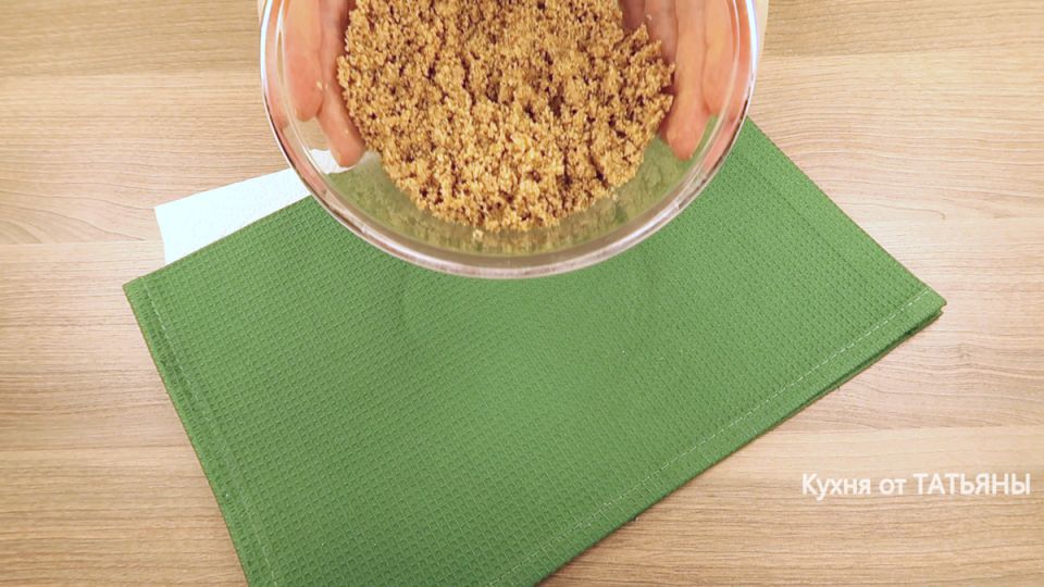 Песочное рождественское печенье: волшебные миндальные полумесяцы для уютного праздника