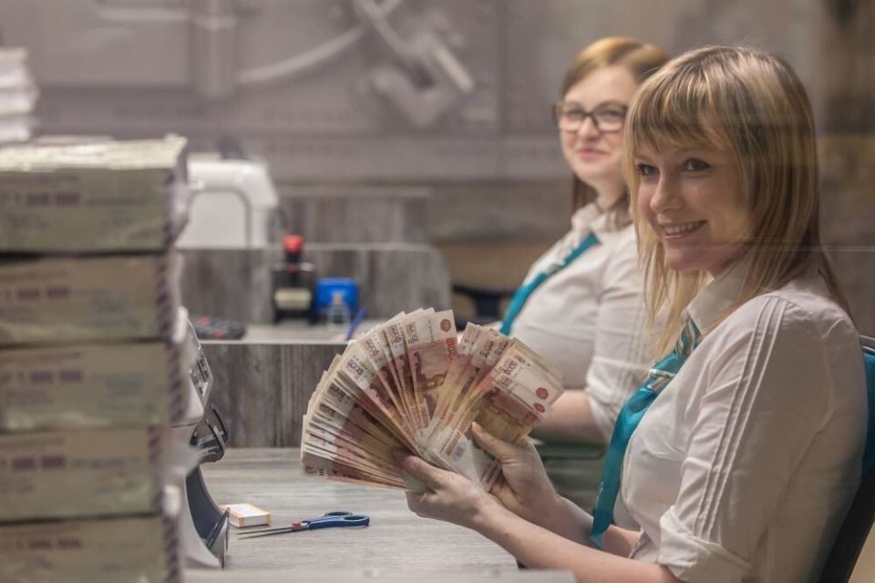 Пенсионерка столкнулась с мошенничеством: вместо вклада — страховка на миллион