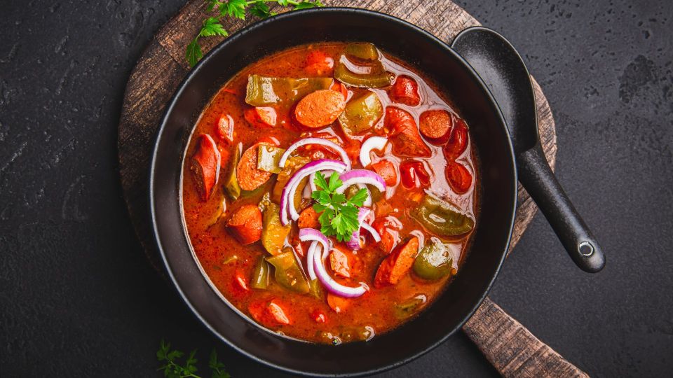 Вот почему в ресторанах солянка такая вкусная: шеф-повар сдал коллег с потрохами