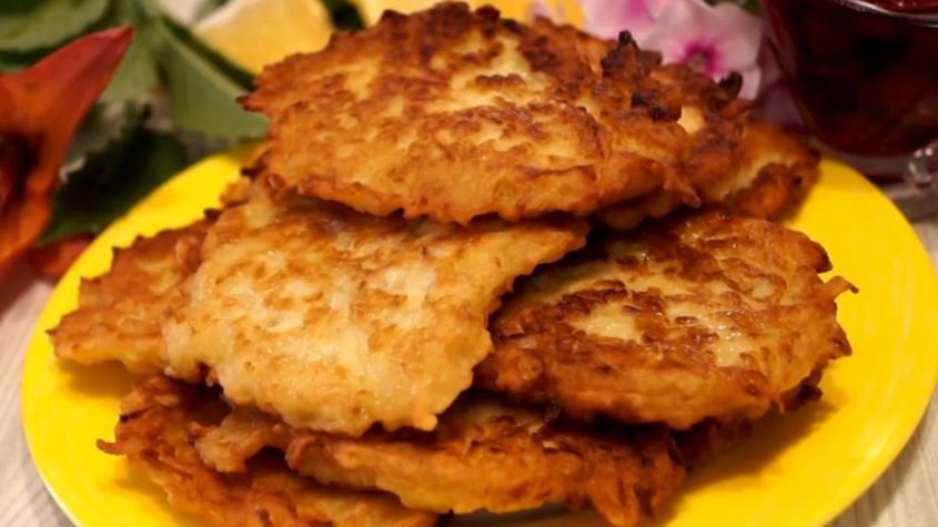 Яблочные оладьи: легкий путь к утреннему радостному настроению