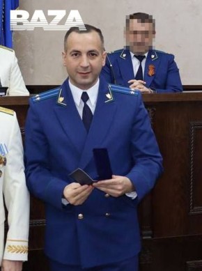        4,5        
