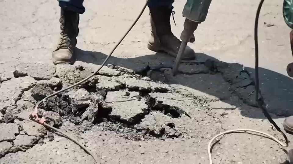         :