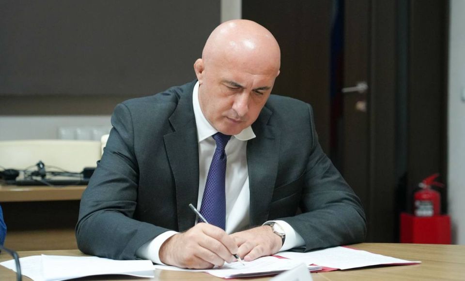 Сергей Меняйло провел совещание по переселению граждан из аварийного жилья и оползневых зон
