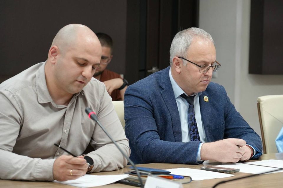 Борис Джанаев провел совещание по строительству «ПроШколы» на 1100 мест