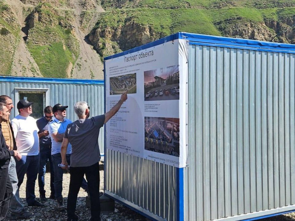 Замминистра экономического развития РФ Сергей Назаров принял участие в тропостроении на «Мамисоне»