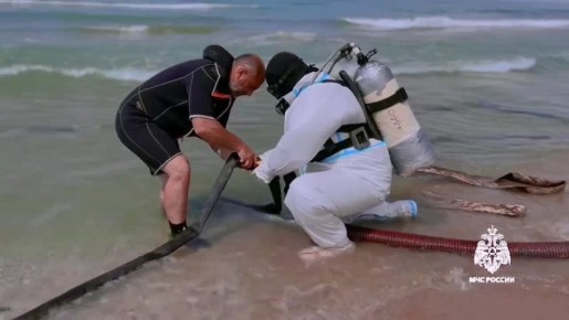 Водолазы из Северной Осетии участвуют в очистке Черноморского побережья