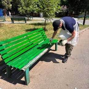 В Афганском сквере прошел субботник