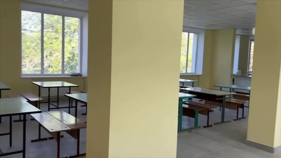  :                
