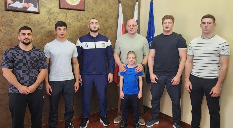      Taymazov Team  6 