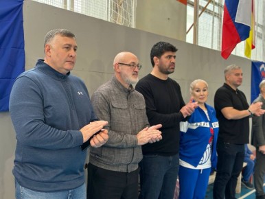 Заместитель министра физической культуры и спорта РСО-Алания Артур Хадонов принял участие в церемонии открытия межрегионального турнира по волейболу «Золотая осень-2025» среди девочек от 11 до 13 лет