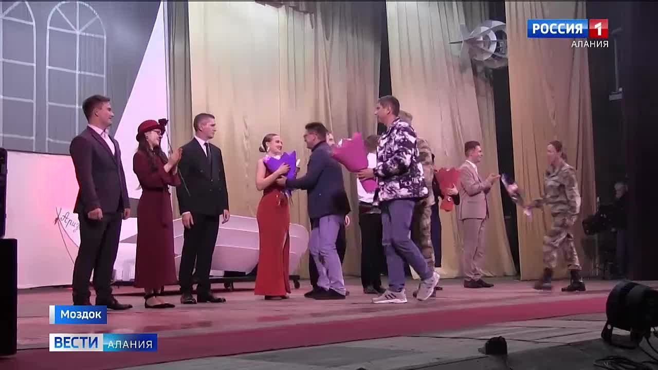 Театр Росгвардии выступил на большой сцене Районного Дворца культуры в Моздоке со спектаклем