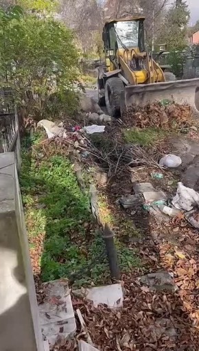 На текущей неделе продолжились работы по уборке городских кладбищ