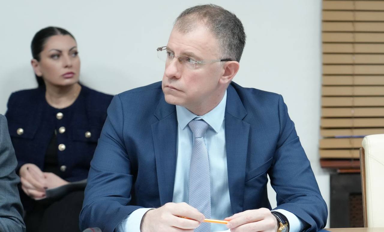 Глава РСО – Алания Сергей Меняйло провел еженедельное аппаратное совещание с участием руководителей органов исполнительной власти и муниципальных образований, представителей правоохранительных и надзорных структур... Глава РСО – Алания Сергей Меняйло провел еженедельное аппаратное совещание с участием руководителей органов исполнительной власти и муниципальных образований, представителей правоохранительных и надзорных структур...