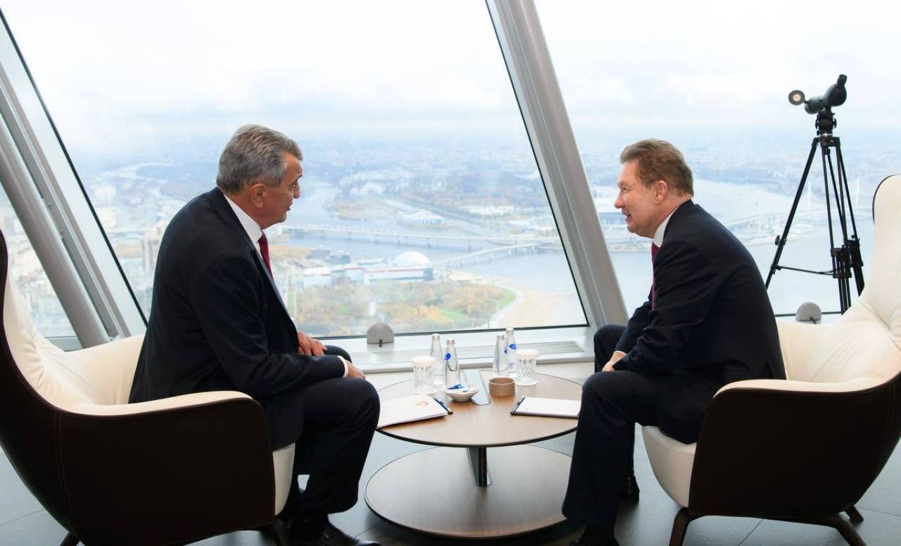 Глава РСО – Алания Сергей Меняйло проводит серию рабочих встреч в г. Санкт-Петербурге. Одной из ключевых тем переговоров стал диалог с Председателем Правления ПАО «Газпром» Алексеем Миллером