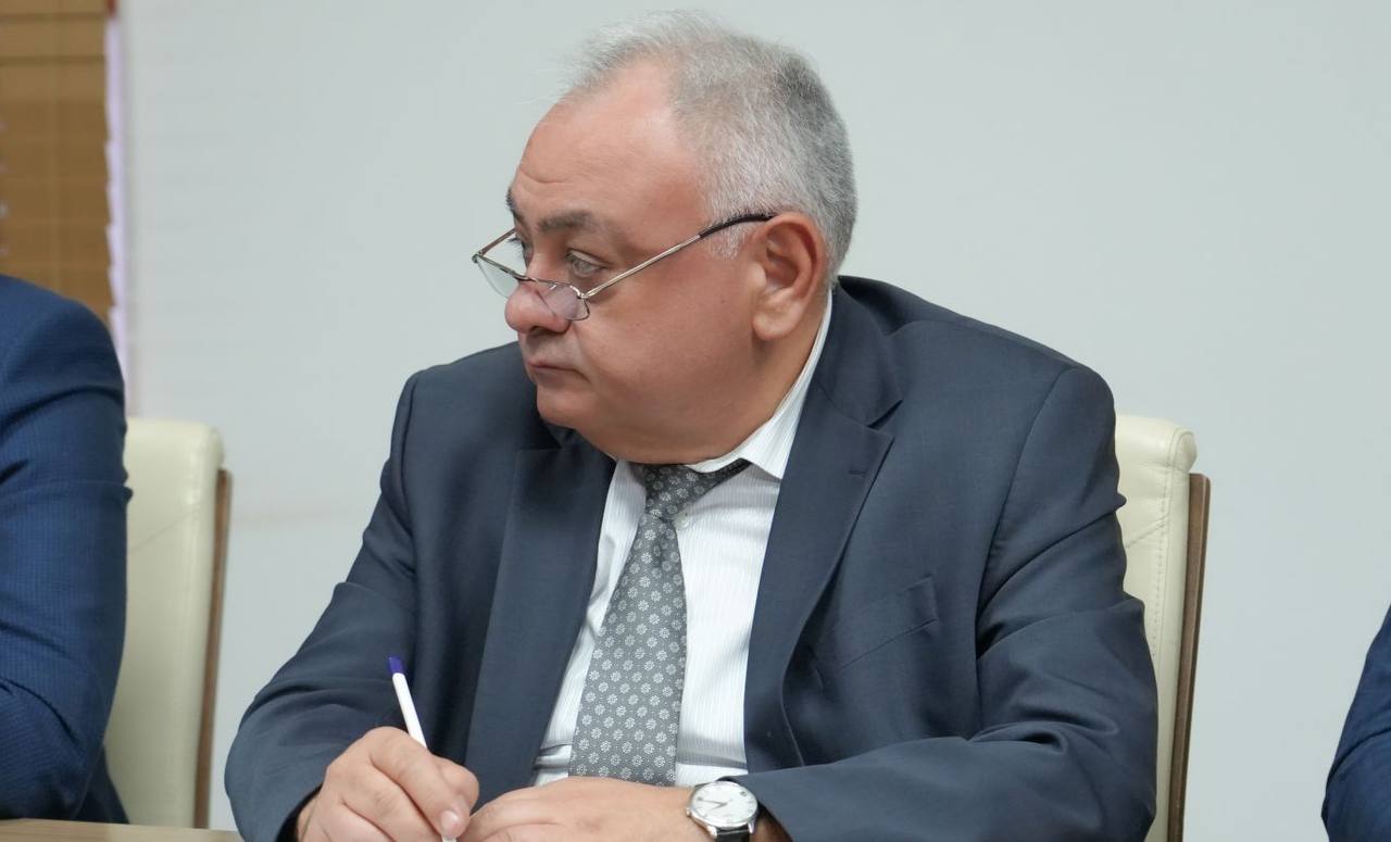 Решение организационных вопросов, связанных с участием Северной Осетии в предстоящем Кавказском инвестиционном форуме (КИФ), обсудили на совещании, которое провел Председатель Правительства РСО – Алания Борис Джанаев Решение организационных вопросов, связанных с участием Северной Осетии в предстоящем Кавказском инвестиционном форуме (КИФ), обсудили на совещании, которое провел Председатель Правительства РСО – Алания Борис Джанаев