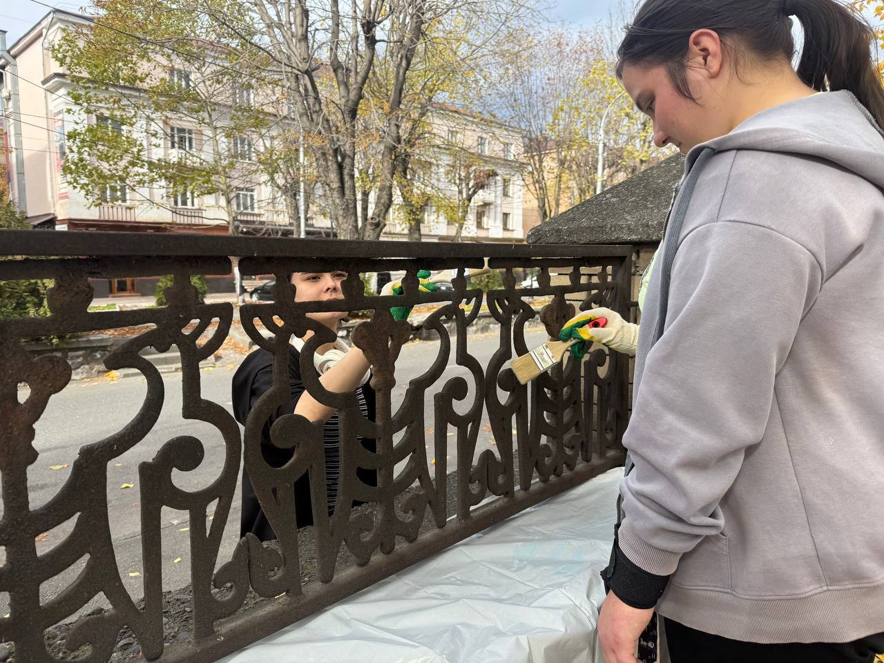 В правобережной части Владикавказа прошли субботники В правобережной части Владикавказа прошли субботники