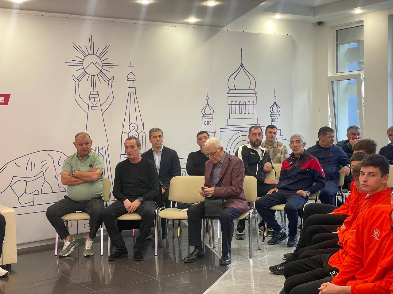 Во Владикавказе, в штабе общественной поддержки партии «Единая Россия», прошла церемония награждения футболистов спортивной школы «Спартак-Алания» 2009 года рождения Во Владикавказе, в штабе общественной поддержки партии «Единая Россия», прошла церемония награждения футболистов спортивной школы «Спартак-Алания» 2009 года рождения