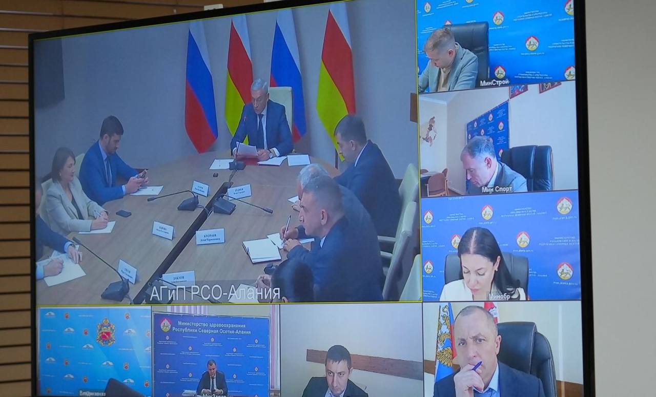 Решение организационных вопросов, связанных с участием Северной Осетии в предстоящем Кавказском инвестиционном форуме (КИФ), обсудили на совещании, которое провел Председатель Правительства РСО – Алания Борис Джанаев Решение организационных вопросов, связанных с участием Северной Осетии в предстоящем Кавказском инвестиционном форуме (КИФ), обсудили на совещании, которое провел Председатель Правительства РСО – Алания Борис Джанаев
