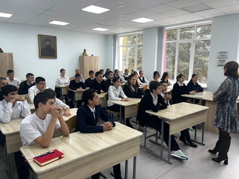 В рамках акции "Сообщи, где торгуют смертью" сотрудники полиции Северной Осетии, объединив усилия с отделом молодежи Правобережного района, провели мероприятие по профилактике правонарушений среди школьников В рамках акции "Сообщи, где торгуют смертью" сотрудники полиции Северной Осетии, объединив усилия с отделом молодежи Правобережного района, провели мероприятие по профилактике правонарушений среди школьников