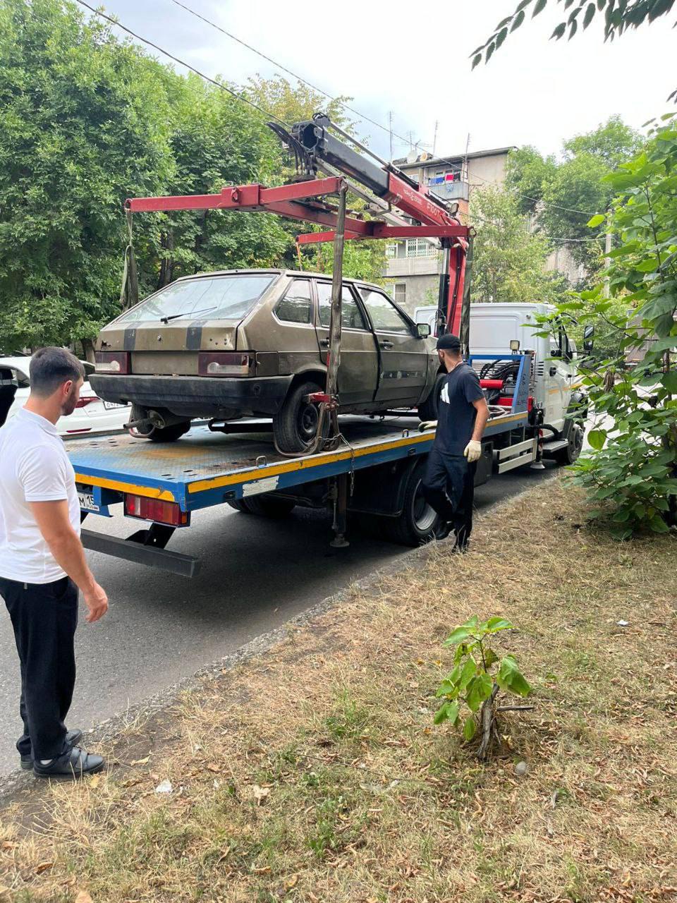 Как во Владикавказе эвакуируют автомобили: кто виноват и что делать? Как во Владикавказе эвакуируют автомобили: кто виноват и что делать?