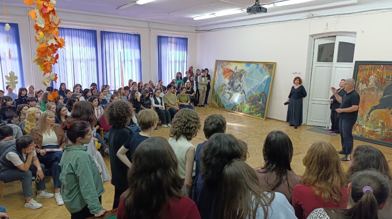 Министерство культуры Северной Осетии передало нашему училищу ценнейший дар — полотна выдающихся осетинских живописцев, стоящих у истоков создания училища, Юрия Дзантиева и Эльбруса Саккаева