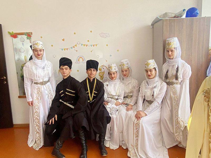 ИЗ СВЕЖЕГО НОМЕРА. Дорогой дружбы и добра