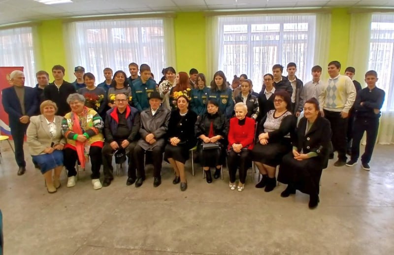Представитель Общественного совета при отделе полиции Правобережного района Северной Осетии в день рождения Комсомола принял участие в мероприятии, посвященном патриотическому воспитанию молодежи