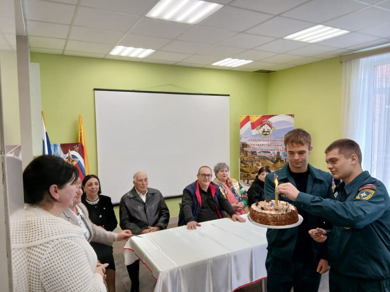 Представитель Общественного совета при отделе полиции Правобережного района Северной Осетии в день рождения Комсомола принял участие в мероприятии, посвященном патриотическому воспитанию молодежи Представитель Общественного совета при отделе полиции Правобережного района Северной Осетии в день рождения Комсомола принял участие в мероприятии, посвященном патриотическому воспитанию молодежи