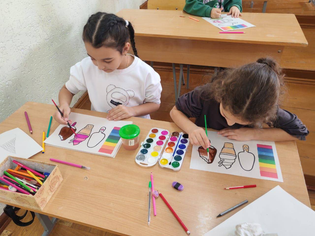 Во Владикавказе открыты 40 пришкольных лагерей Во Владикавказе открыты 40 пришкольных лагерей