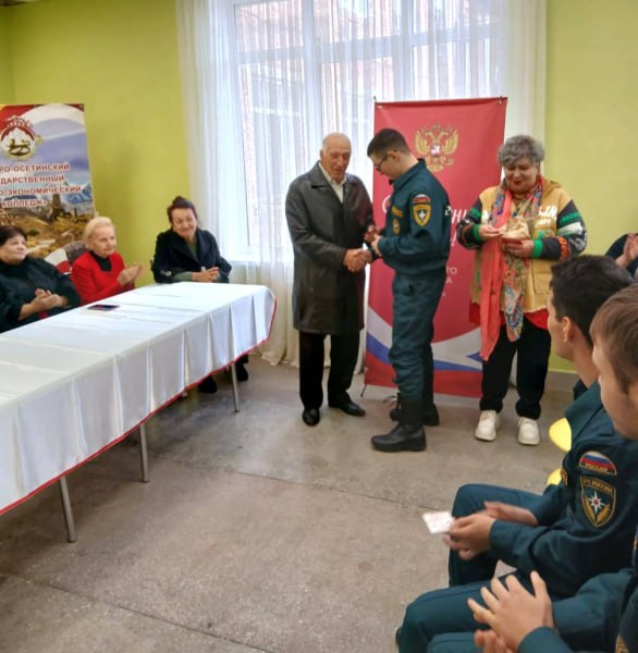 Представитель Общественного совета при отделе полиции Правобережного района Северной Осетии в день рождения Комсомола принял участие в мероприятии, посвященном патриотическому воспитанию молодежи Представитель Общественного совета при отделе полиции Правобережного района Северной Осетии в день рождения Комсомола принял участие в мероприятии, посвященном патриотическому воспитанию молодежи