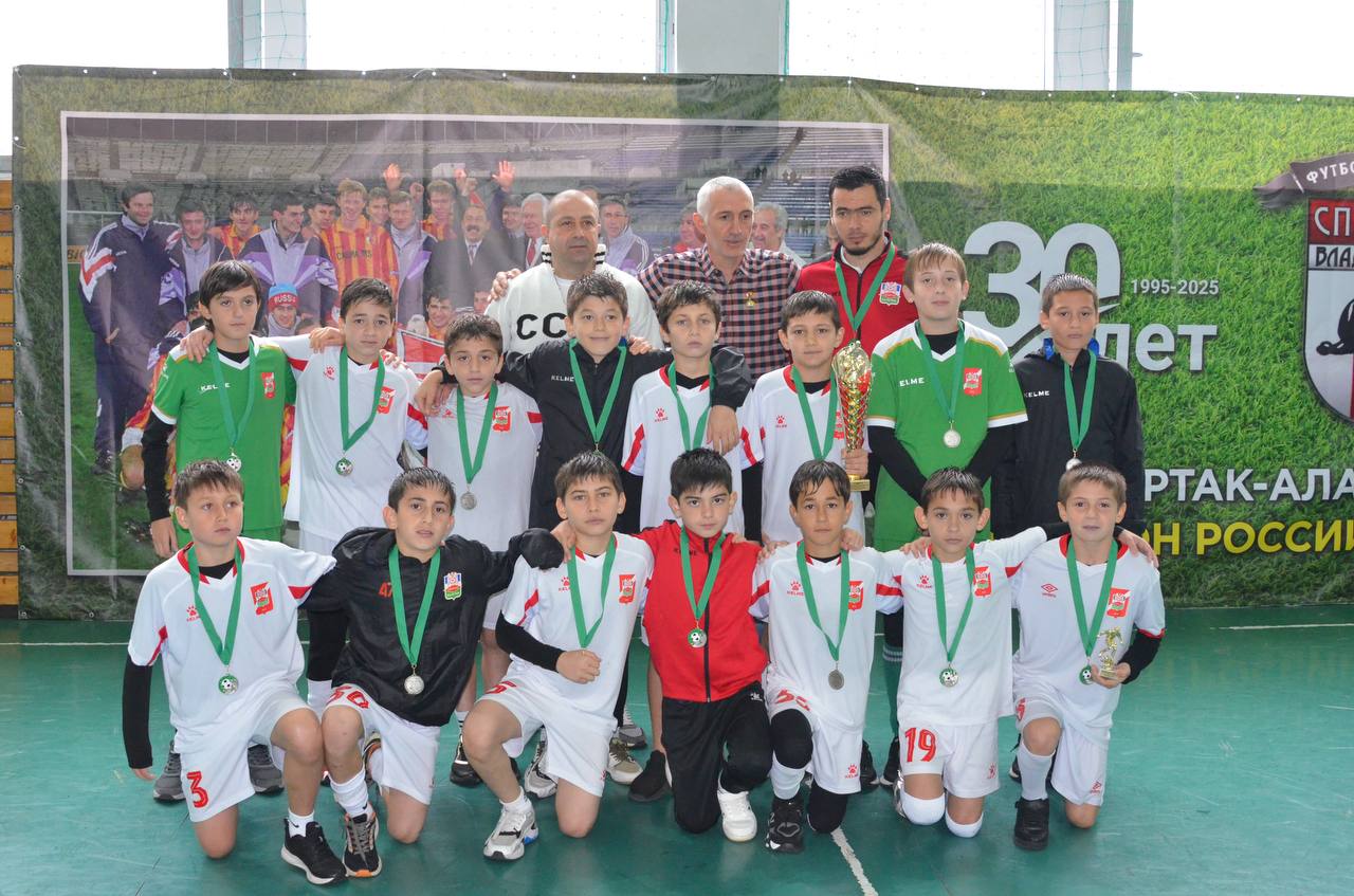 Осетия отмечает 30-летие исторической победы футбольного клуба «Спартак-Алания» в чемпионате России. 21 октября 1995 года команда из Владикавказа под руководством Валерия Газзаева, уверенно обыграв московский «ЦСКА», впервые... Осетия отмечает 30-летие исторической победы футбольного клуба «Спартак-Алания» в чемпионате России. 21 октября 1995 года команда из Владикавказа под руководством Валерия Газзаева, уверенно обыграв московский «ЦСКА», впервые...