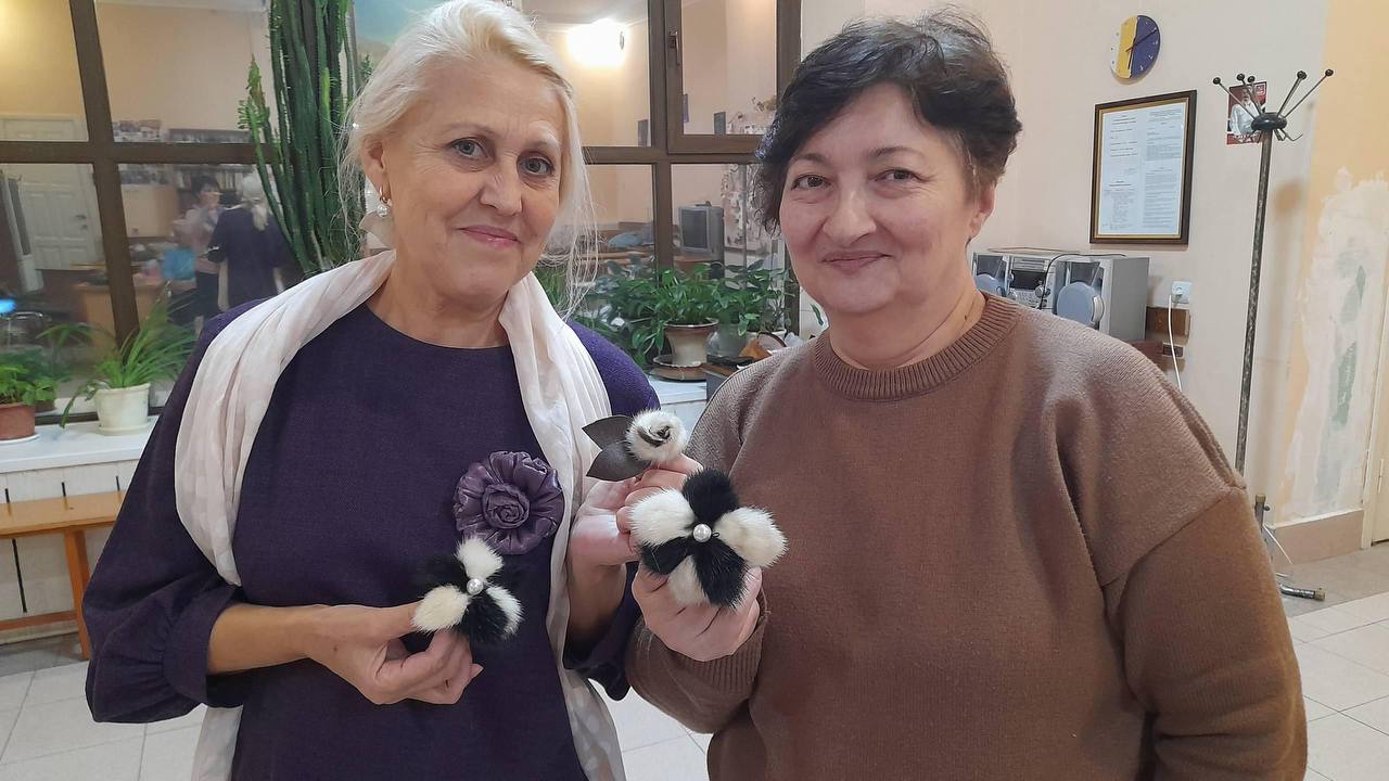 Творчество как терапия: в Доме ветеранов прошли индивидуальные мастер-классы по созданию брошей Творчество как терапия: в Доме ветеранов прошли индивидуальные мастер-классы по созданию брошей