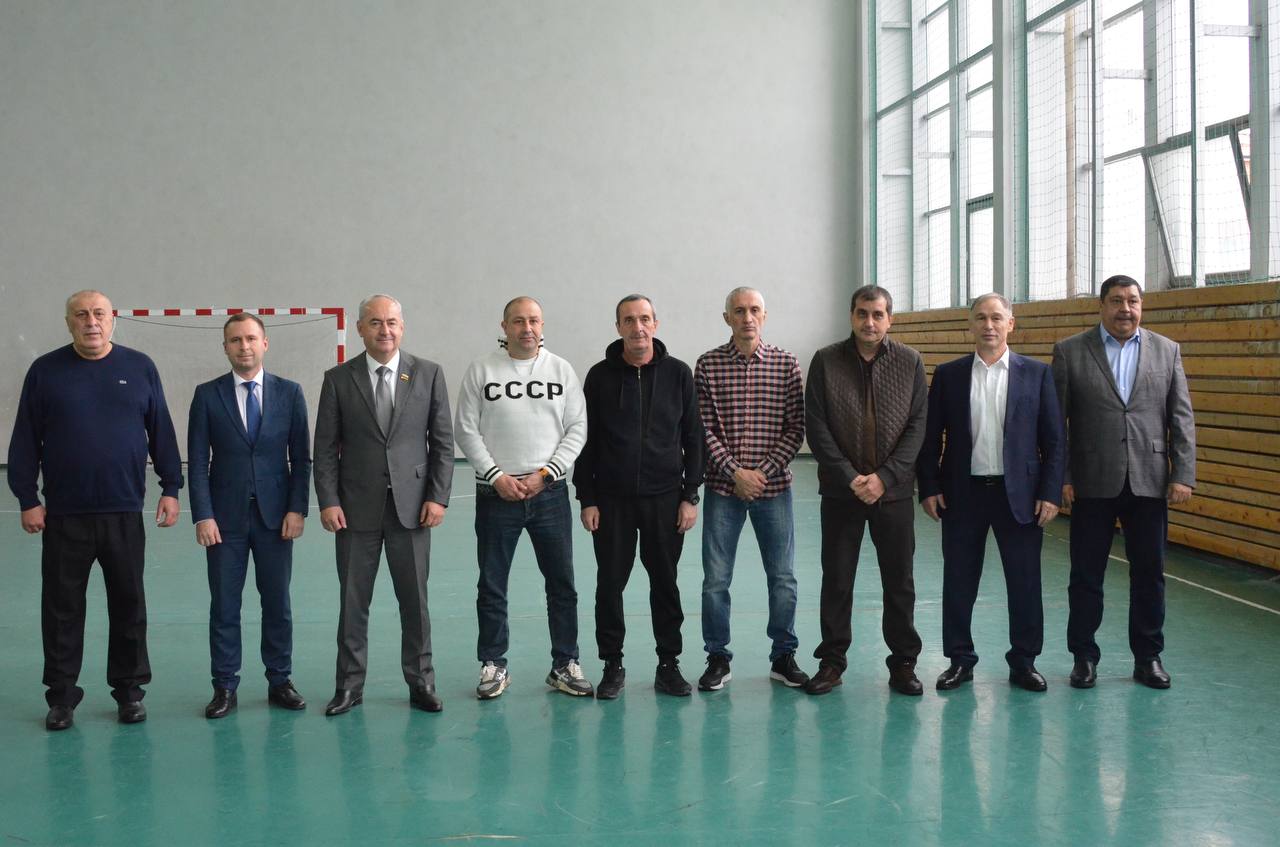 Осетия отмечает 30-летие исторической победы футбольного клуба «Спартак-Алания» в чемпионате России. 21 октября 1995 года команда из Владикавказа под руководством Валерия Газзаева, уверенно обыграв московский «ЦСКА», впервые...