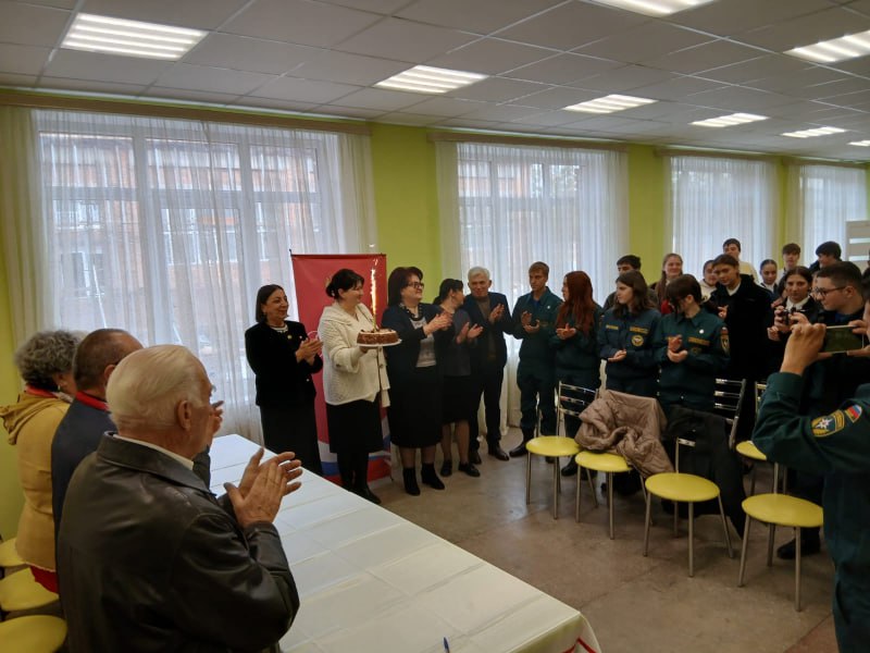 Представитель Общественного совета при отделе полиции Правобережного района Северной Осетии в день рождения Комсомола принял участие в мероприятии, посвященном патриотическому воспитанию молодежи Представитель Общественного совета при отделе полиции Правобережного района Северной Осетии в день рождения Комсомола принял участие в мероприятии, посвященном патриотическому воспитанию молодежи