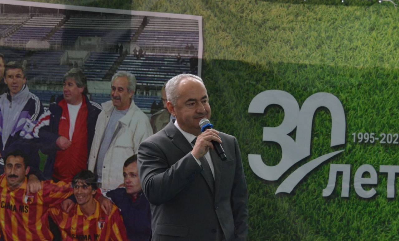 Осетия отмечает 30-летие исторической победы футбольного клуба «Спартак-Алания» в чемпионате России. 21 октября 1995 года команда из Владикавказа под руководством Валерия Газзаева, уверенно обыграв московский «ЦСКА», впервые... Осетия отмечает 30-летие исторической победы футбольного клуба «Спартак-Алания» в чемпионате России. 21 октября 1995 года команда из Владикавказа под руководством Валерия Газзаева, уверенно обыграв московский «ЦСКА», впервые...