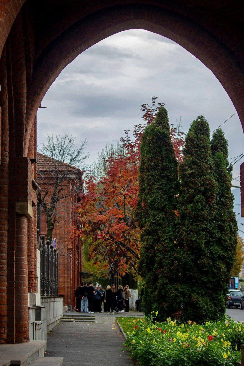 «Уж небо осенью дышало...» «Уж небо осенью дышало...»