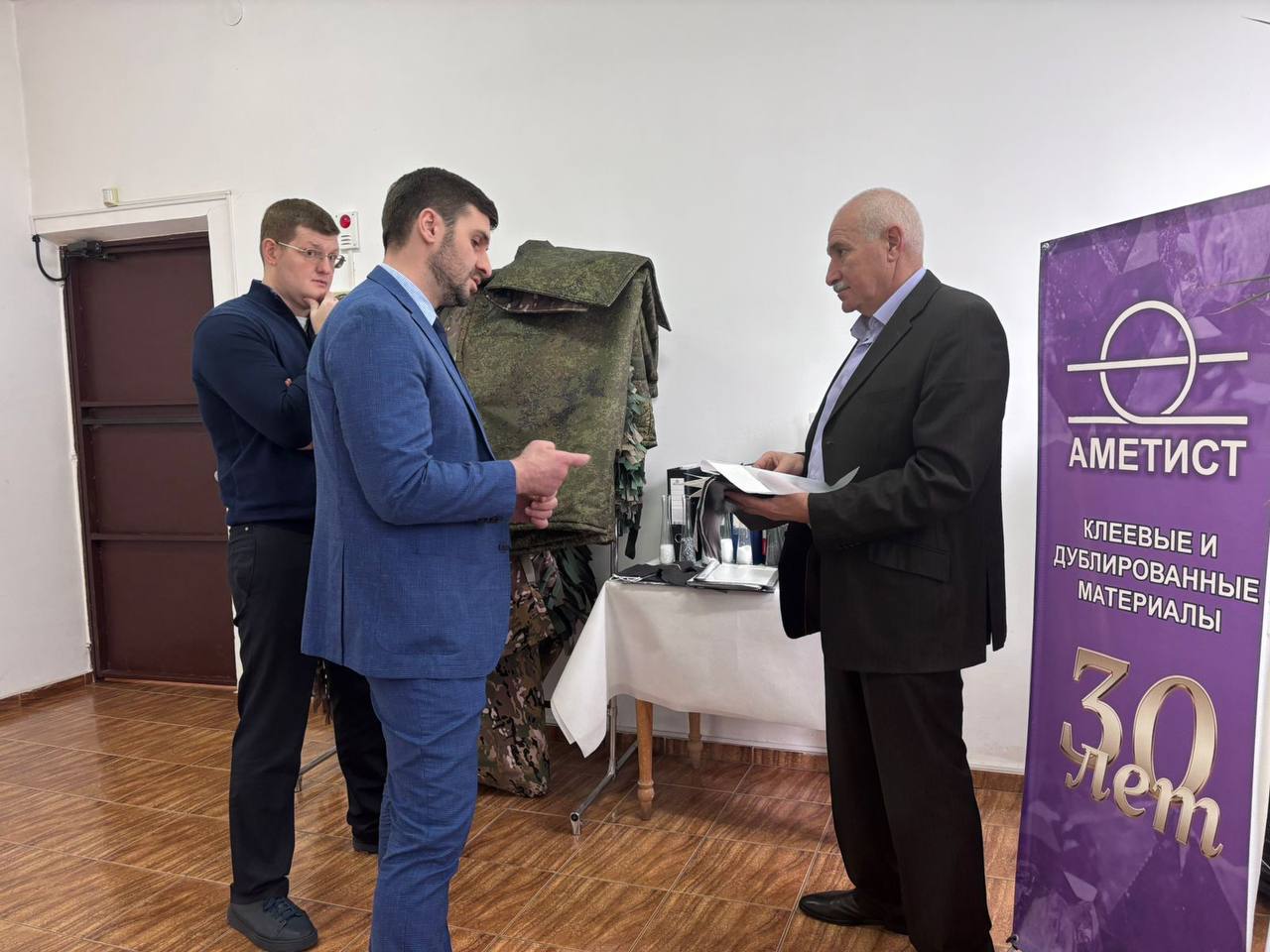 Сергей Меняйло: Североосетинская компания «Аметист» запустила производство специальных одеял, которые помогут защитить наших бойцов от тепловизоров