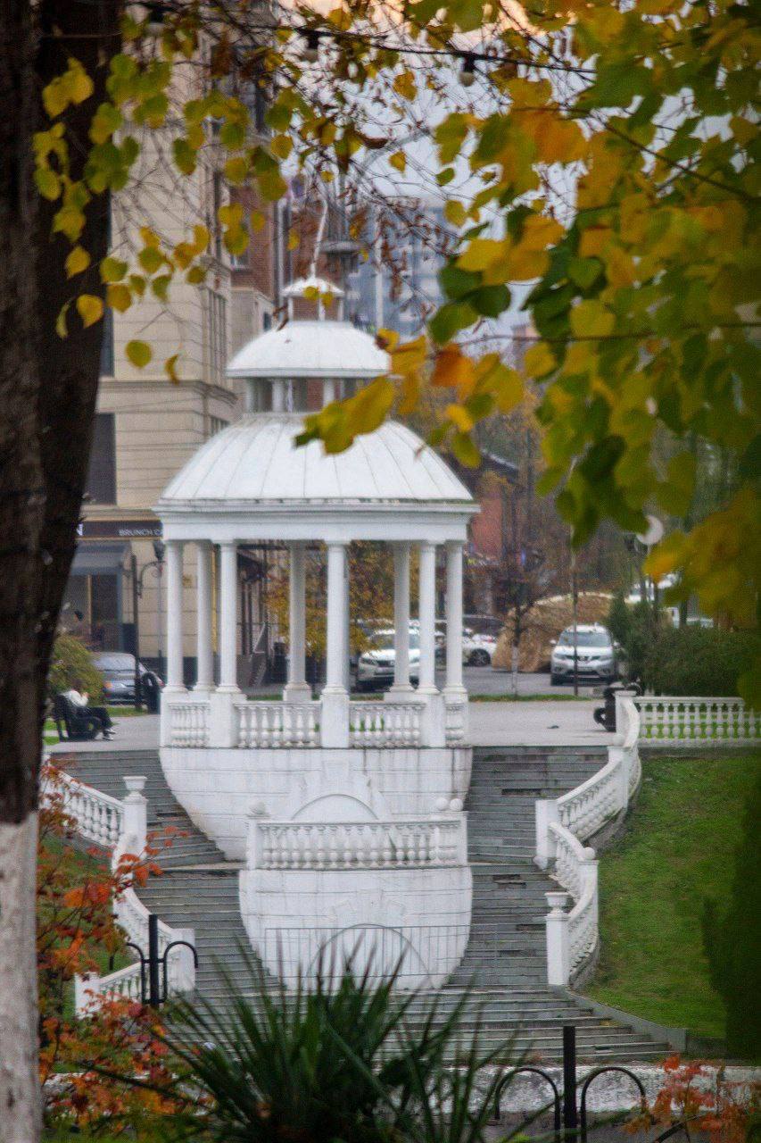 «Уж небо осенью дышало...» «Уж небо осенью дышало...»