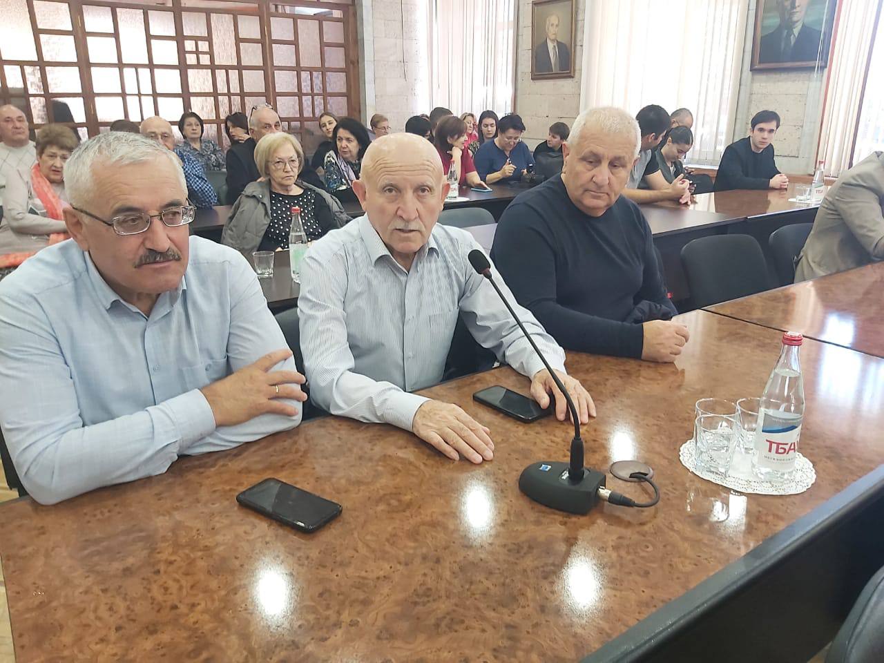 В зале СОИГСИ проходит презентация сборника "Мы заслонили Родину собой" В зале СОИГСИ проходит презентация сборника "Мы заслонили Родину собой"