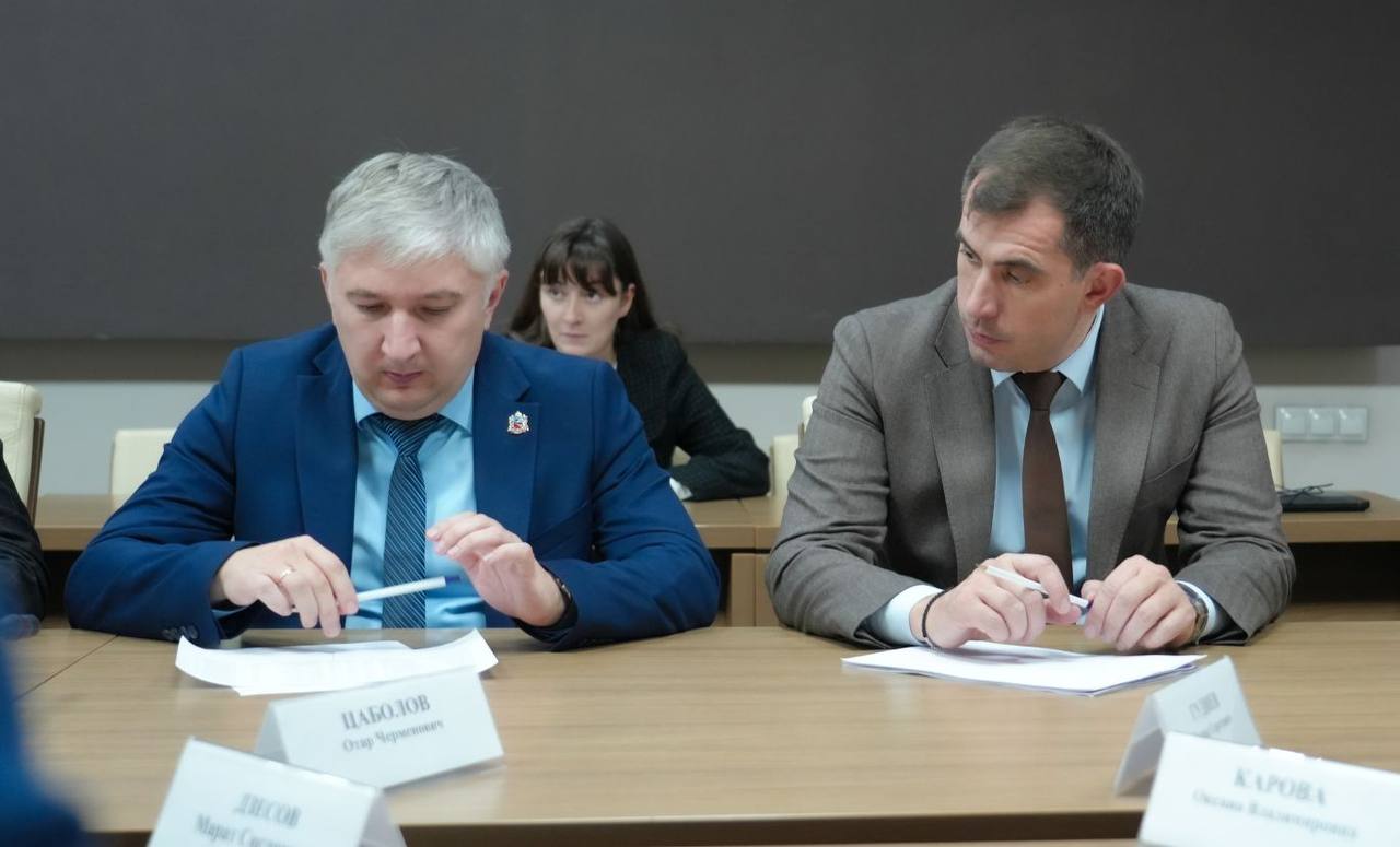 Председатель Правительства РСО – Алания Борис Джанаев провел рабочее совещание, посвященное развитию регионального издательства «Ир» и печатных средств массовой информации республики Председатель Правительства РСО – Алания Борис Джанаев провел рабочее совещание, посвященное развитию регионального издательства «Ир» и печатных средств массовой информации республики