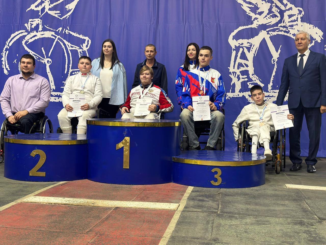 Осетинские фехтовальщики завоевали четыре медали в соревнованиях на рапирах среди юниоров до 23 лет на первенстве России лиц с ПОДА во дворце спорта «Манеж» Осетинские фехтовальщики завоевали четыре медали в соревнованиях на рапирах среди юниоров до 23 лет на первенстве России лиц с ПОДА во дворце спорта «Манеж»