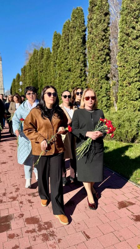 Сегодняшний день возвращает нас в осень 1992 года