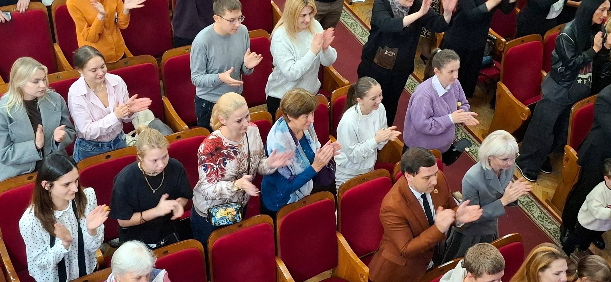 На сцене Русского театра им. Е. Вахтангова завершились «Большие гастроли» Смоленского государственного академического драматического театра имени А. С. Грибоедова На сцене Русского театра им. Е. Вахтангова завершились «Большие гастроли» Смоленского государственного академического драматического театра имени А. С. Грибоедова