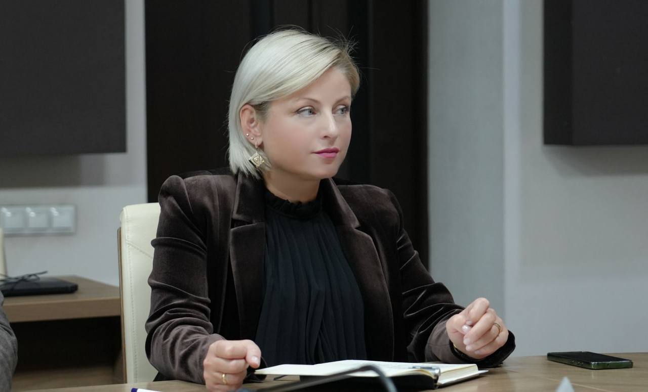 Председатель Правительства РСО – Алания Борис Джанаев провел рабочее совещание, посвященное развитию регионального издательства «Ир» и печатных средств массовой информации республики Председатель Правительства РСО – Алания Борис Джанаев провел рабочее совещание, посвященное развитию регионального издательства «Ир» и печатных средств массовой информации республики