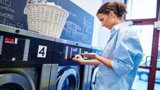 Вещи после стирки станут мягкими без кондиционера: поможет этот дешевый продукт