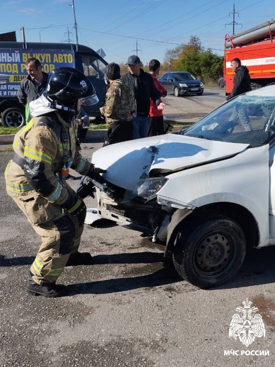 Сотрудники МЧС России ликвидировали последствия ДТП в Пригородном районе