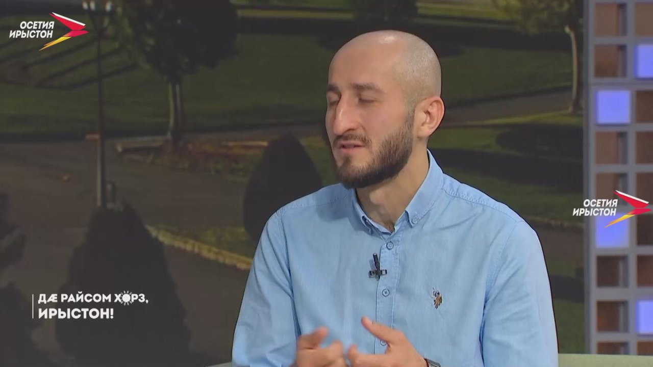 Туристон фндгтыл блццттн хъуы мбарынгнн хъусынгнингт фидар кнын