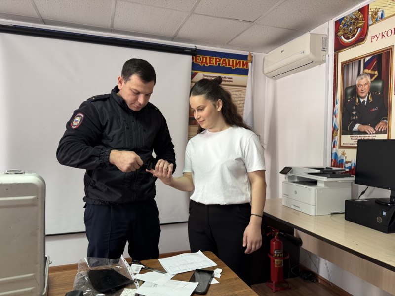 В Северной Осетии прошла экскурсия в мир закона: дигорские старшеклассники познакомились с работой полиции