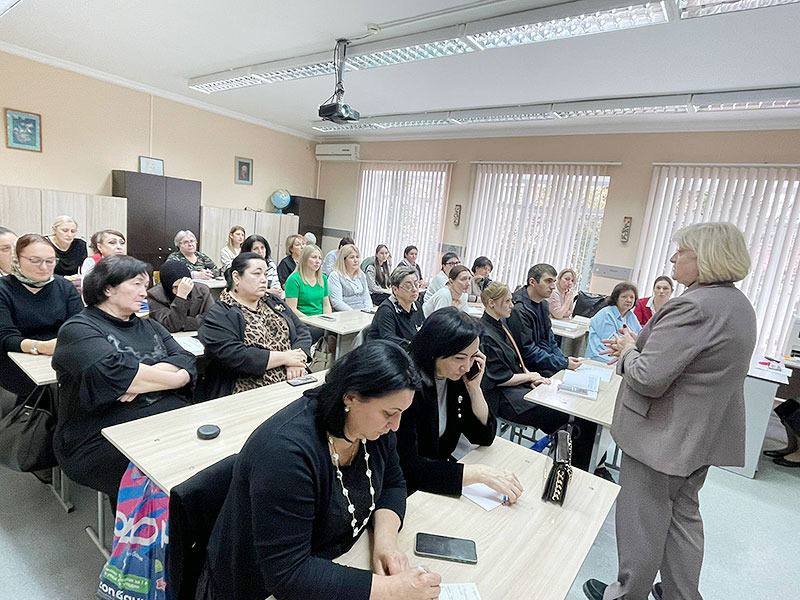 ИЗ СВЕЖЕГО НОМЕРА. Инструмент развития современного образования Обучение в 10–11-х классах средних общеобразовательных школ регламентируется Федеральным государственным образовательным стандартом среднего общего образования...