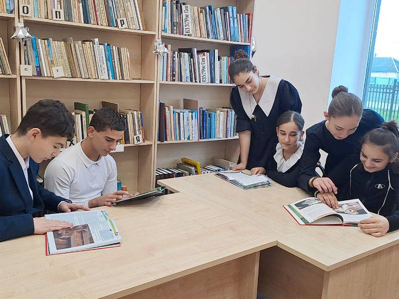 ИЗ СВЕЖЕГО НОМЕРА. ЧИТАЙмер УСПЕХА Основа работы библиотекаря на селе – знать и понимать жизнь односельчан